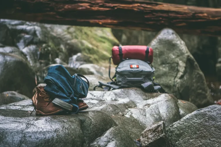10 Must-Have Items for Long-Haul Flights: What Every Business Traveler Regrets Not Packing