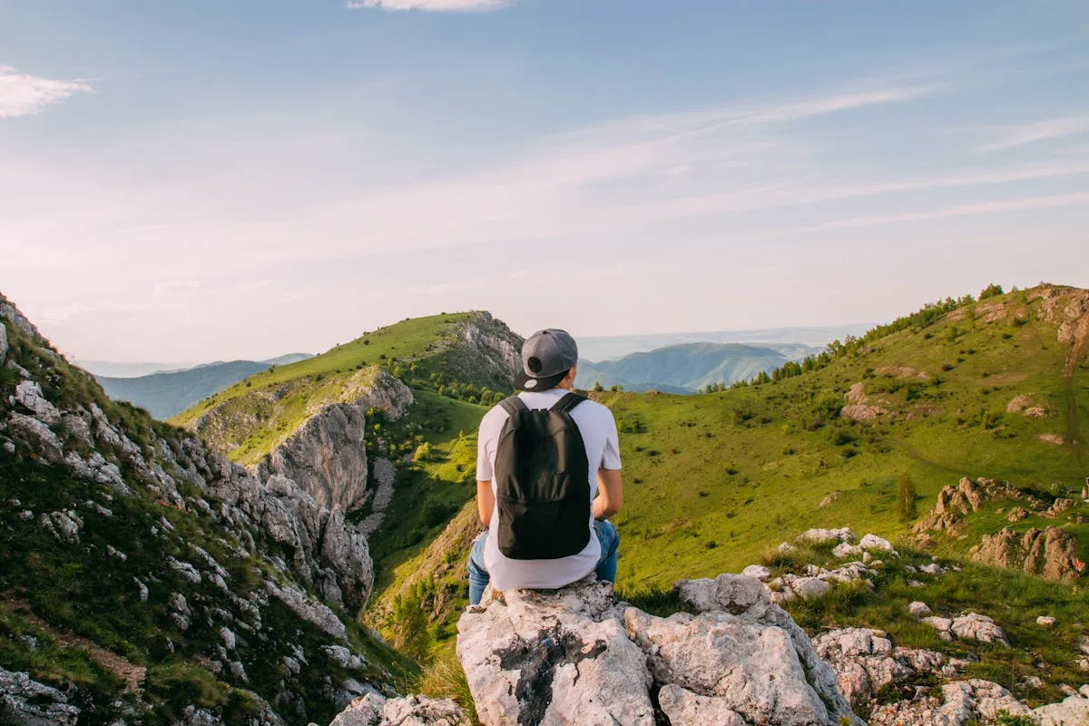 How to Choose a Backpack for Hiking, Mountaineering & Camping: A Scenario-Based Guide